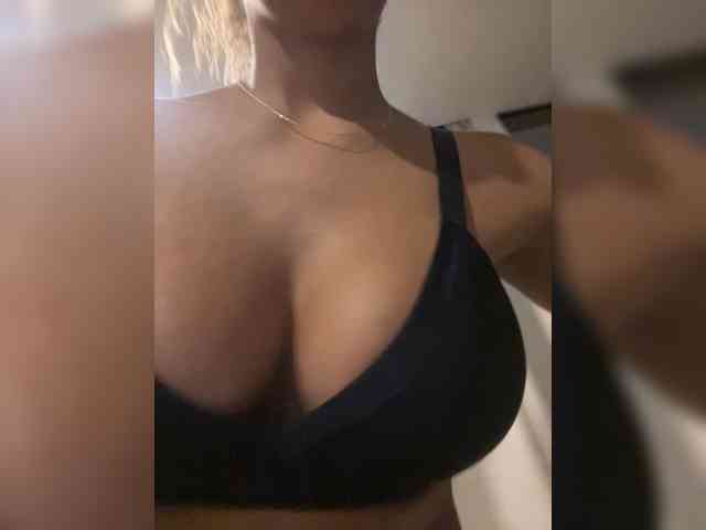 EmilyLeah webcam
