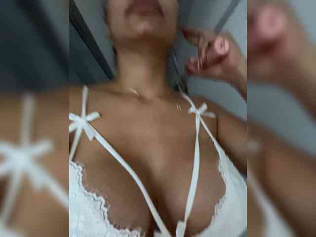 EmilyLeah webcam