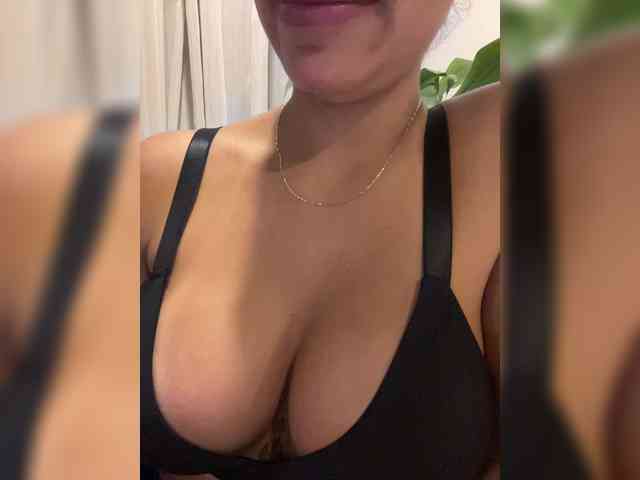 EmilyLeah webcam