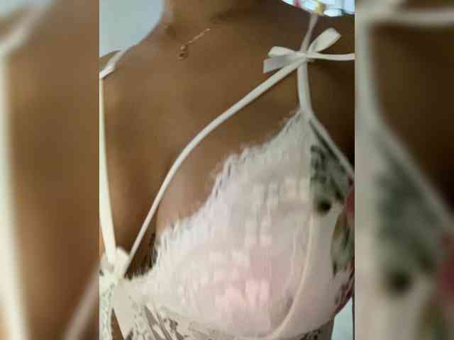 EmilyLeah webcam