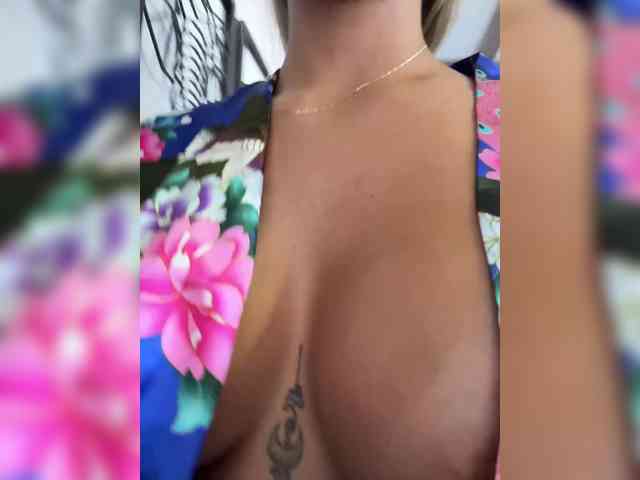 EmilyLeah webcam