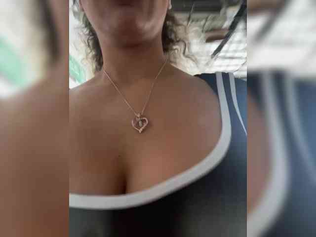 EmilyLeah webcam