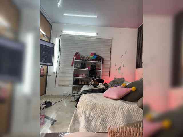 EmilyLeah webcam