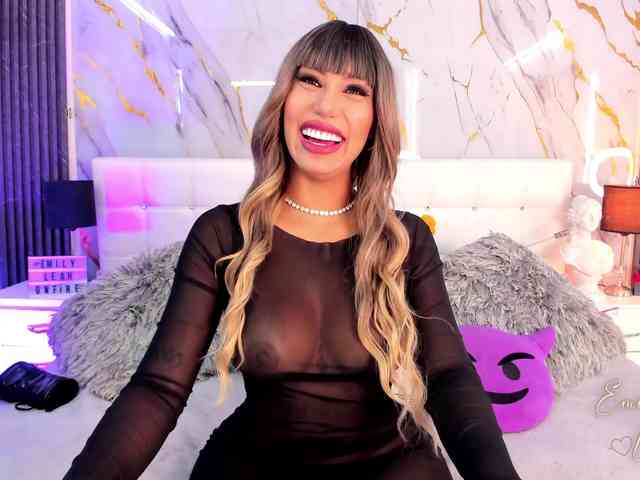 EmilyLeah webcam