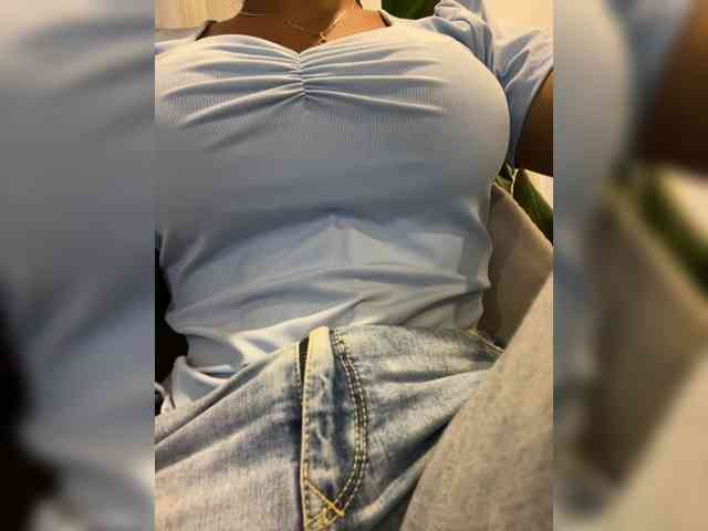 EmilyLeah webcam