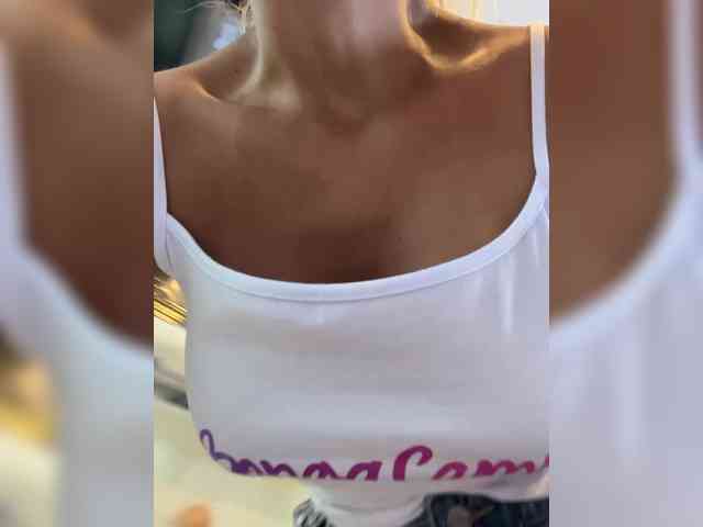 EmilyLeah webcam