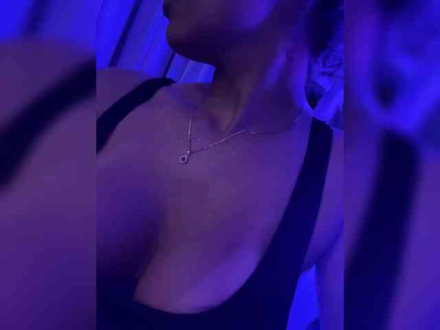 EmilyLeah webcam