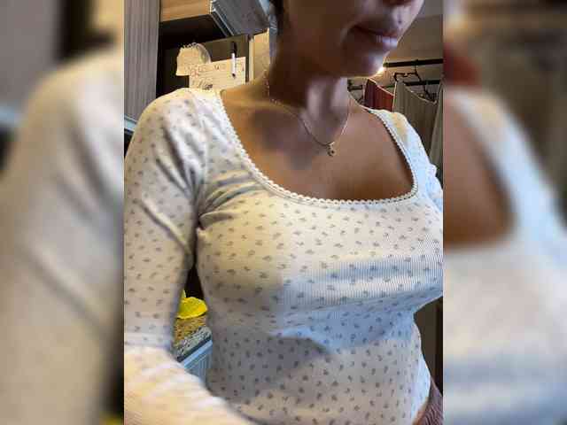 EmilyLeah webcam