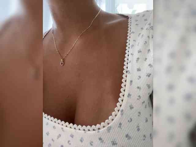 EmilyLeah webcam