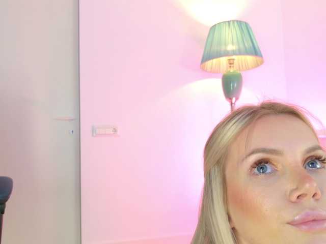 Yvonna live cam on BongaCams