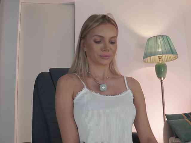 Yvonna webcam