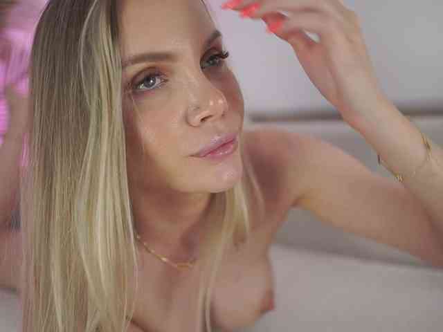 Yvonna webcam