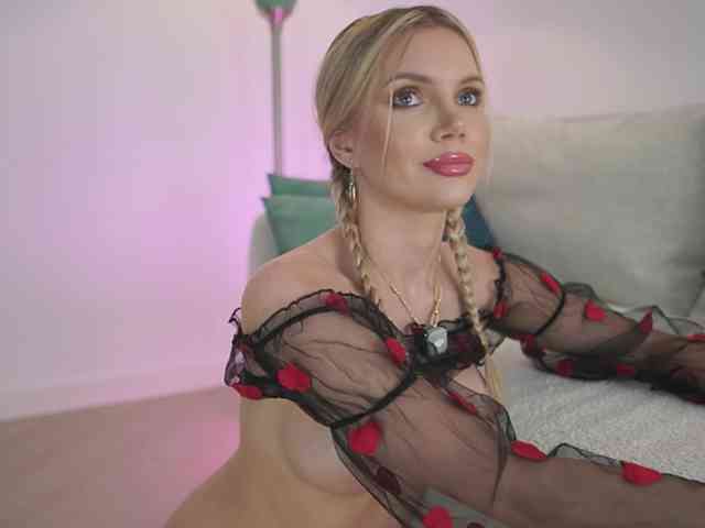 Yvonna Sex Cam Show