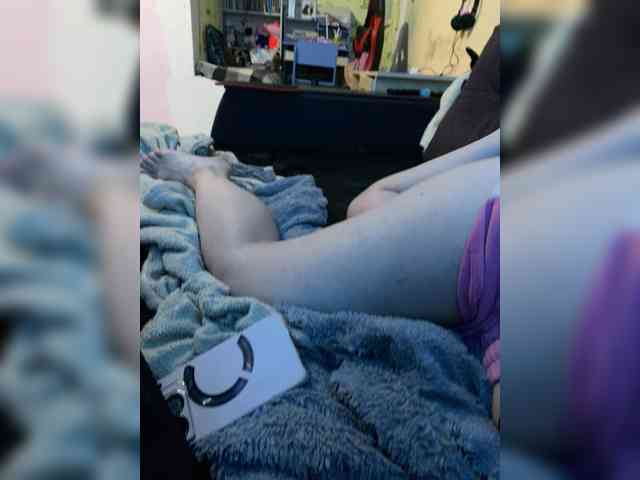 KrystaAhlMagic webcam