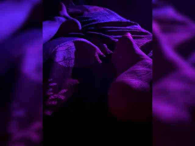 KrystaAhlMagic webcam