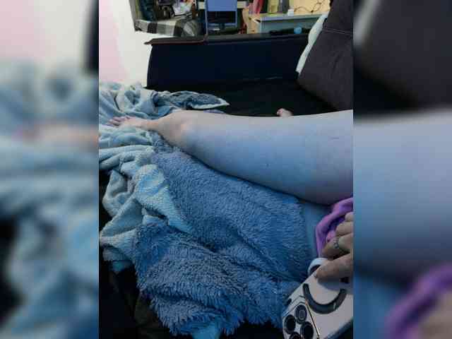 KrystaAhlMagic webcam