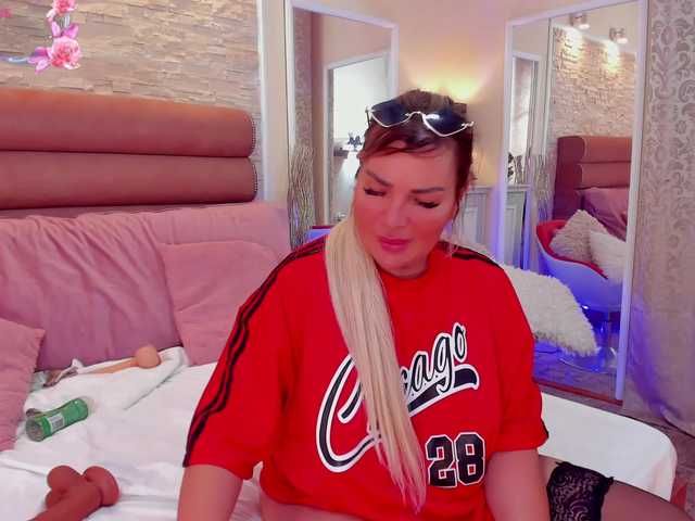 ArianaCroft live cam on BongaCams