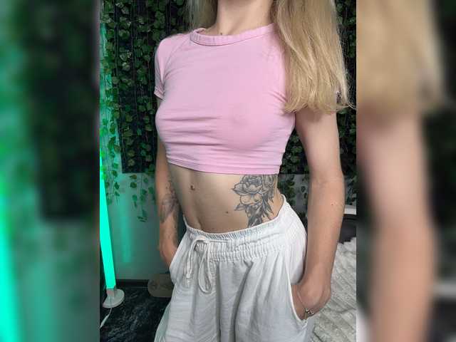 Korol-Eva live cam on BongaCams
