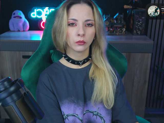 Korol-Eva live cam on BongaCams