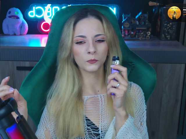 Korol-Eva live cam on BongaCams