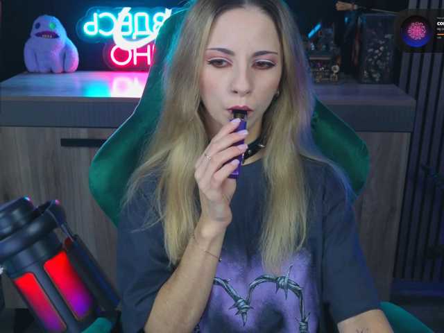 Korol-Eva live cam on BongaCams