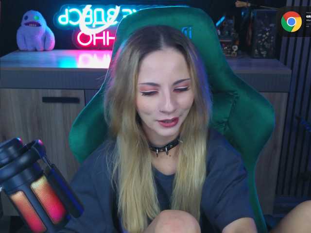 Korol-Eva live cam on BongaCams
