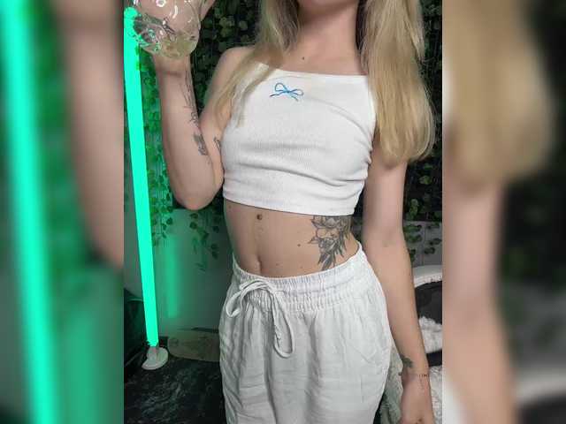 Korol-Eva live cam on BongaCams