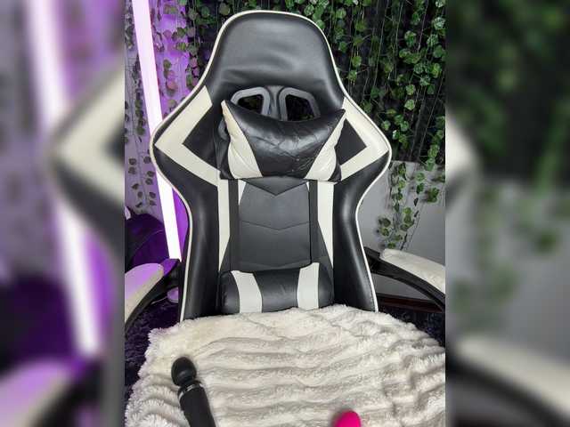 Korol-Eva live cam on BongaCams