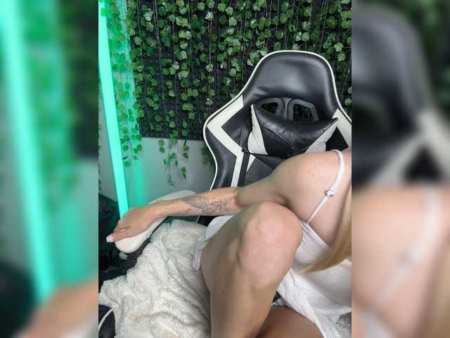 Eva_Kit live cam preview