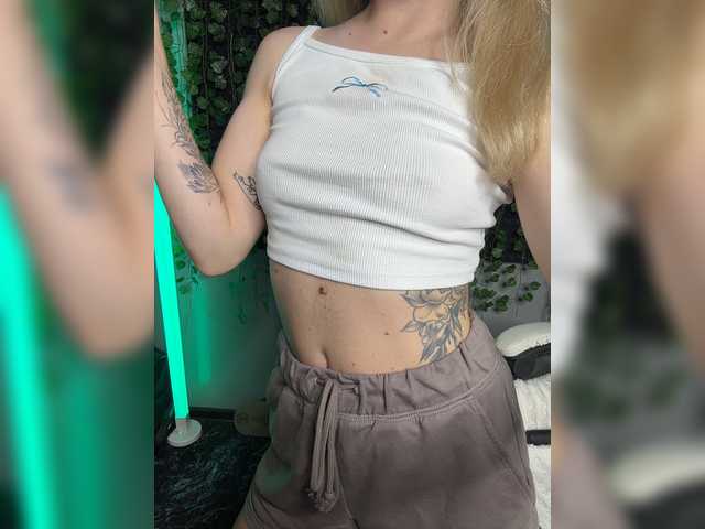 Korol-Eva live cam on BongaCams
