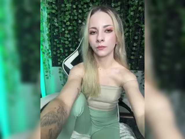 Korol-Eva live cam on BongaCams