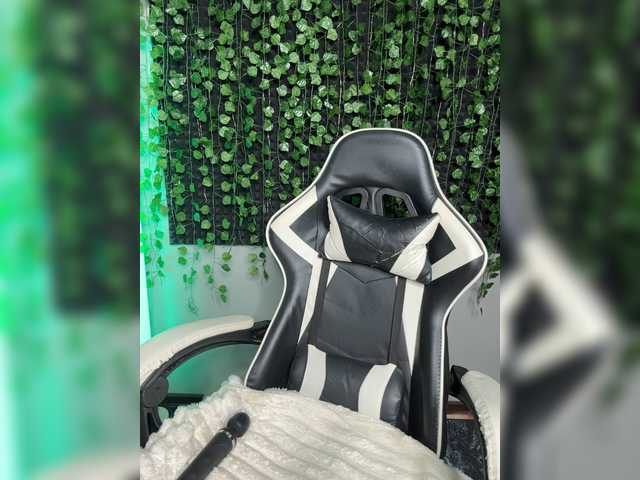 Korol-Eva live cam on BongaCams