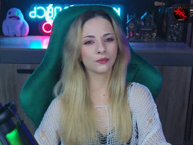 Korol-Eva live cam on BongaCams