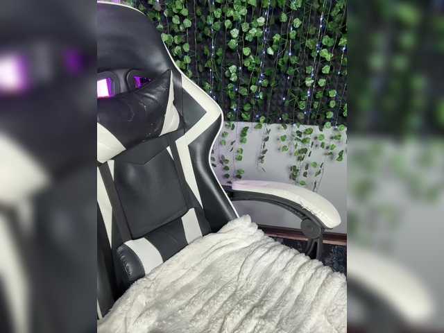 Korol-Eva live cam on BongaCams