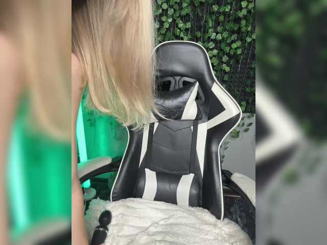 Korol-Eva live cam on BongaCams