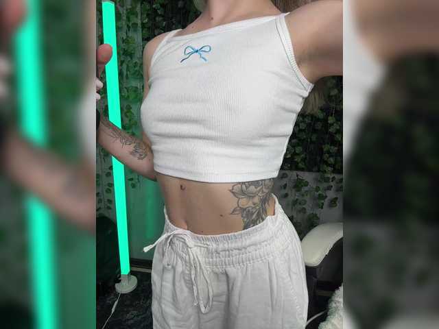 Korol-Eva live cam on BongaCams