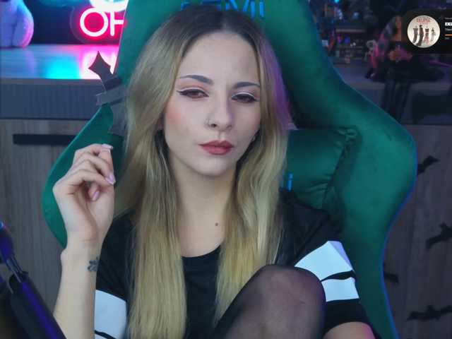 Korol-Eva live cam on BongaCams