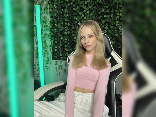 Korol-Eva live cam on BongaCams
