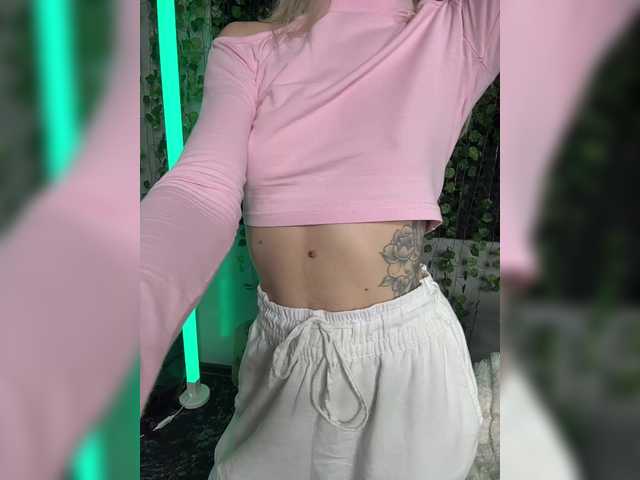 Korol-Eva live cam on BongaCams