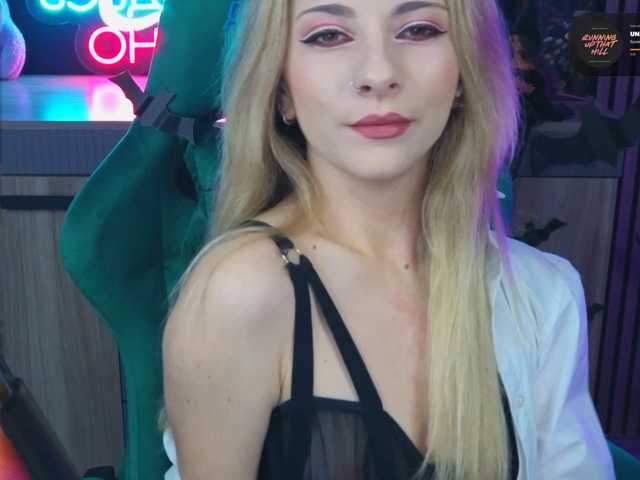 Korol-Eva live cam on BongaCams