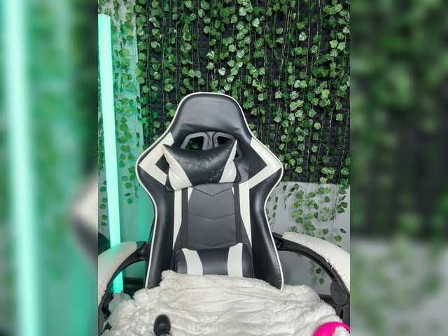 Korol-Eva live cam on BongaCams