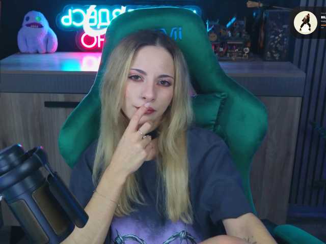 Korol-Eva live cam on BongaCams