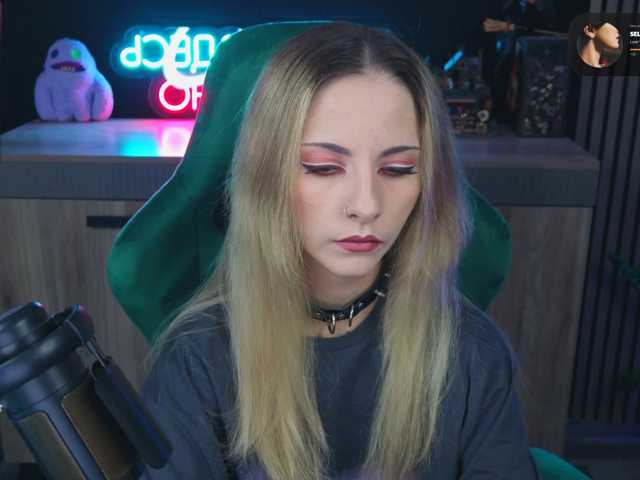 Korol-Eva live cam on BongaCams