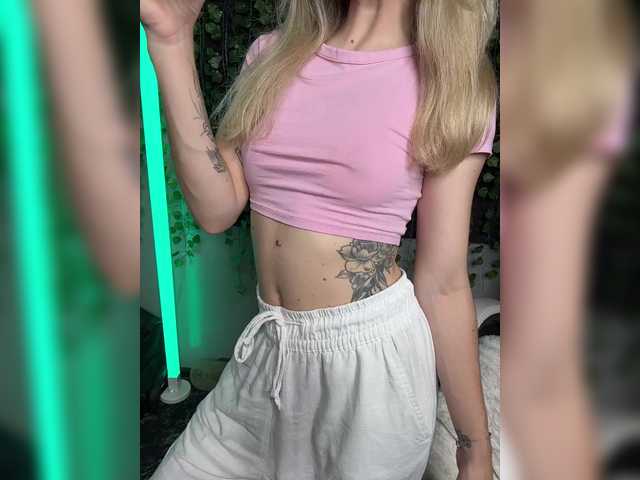 Korol-Eva live cam on BongaCams