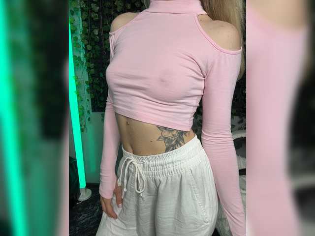 Korol-Eva live cam on BongaCams