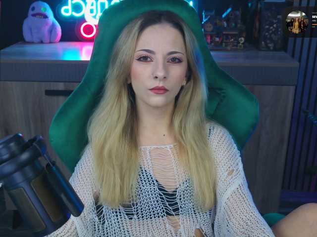 Korol-Eva live cam on BongaCams