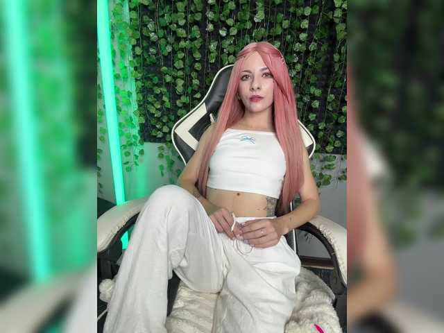 Korol-Eva live cam on BongaCams
