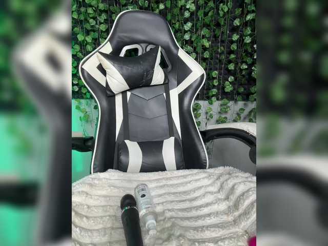 Korol-Eva live cam on BongaCams