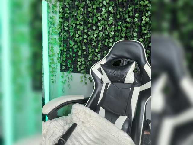 Korol-Eva live cam on BongaCams