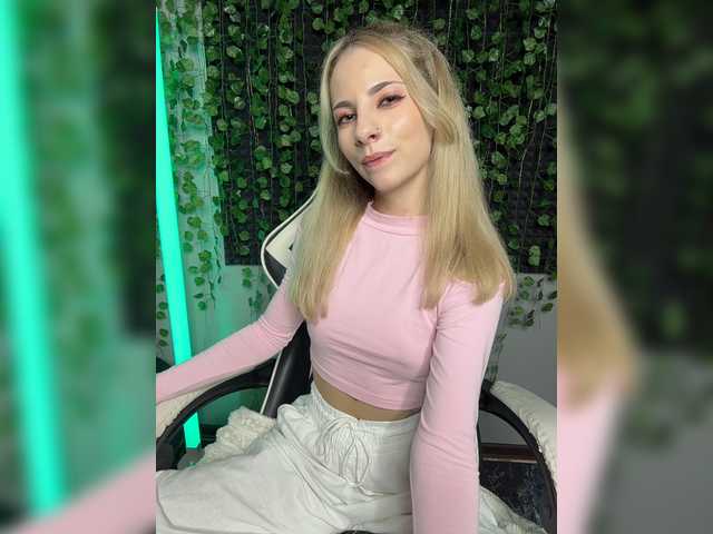 Korol-Eva live cam on BongaCams